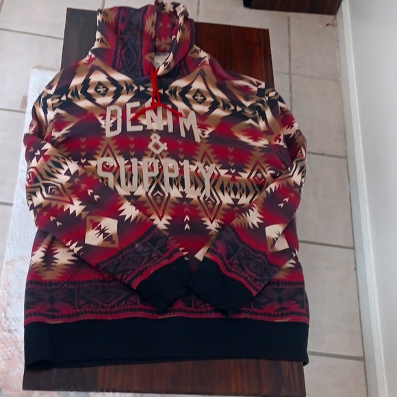 Mens clothing - Picture 1 of 15
